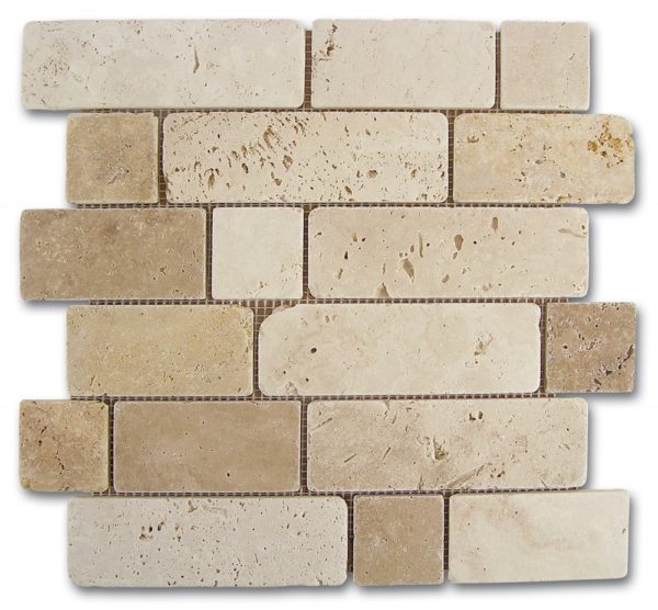 Mosaico in travertino con varie forme beige